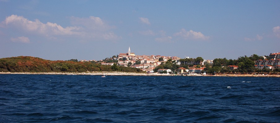 Eine der zahlreichen ehemals italienischen Kleinstädte an der Adriaküste